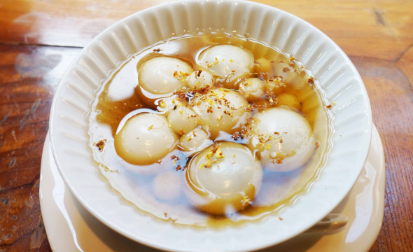 腸詰入り蓮包おこわ